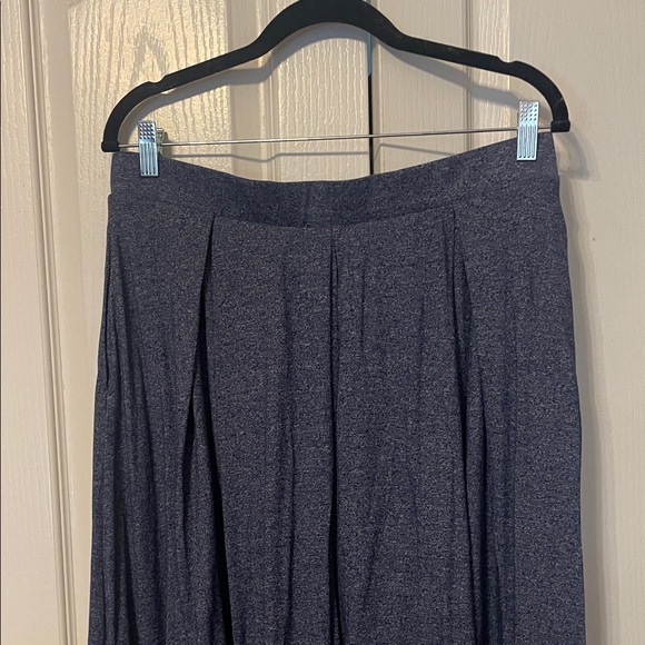 LuLaRoe Madison navy blue skirt - Picture 1 of 1